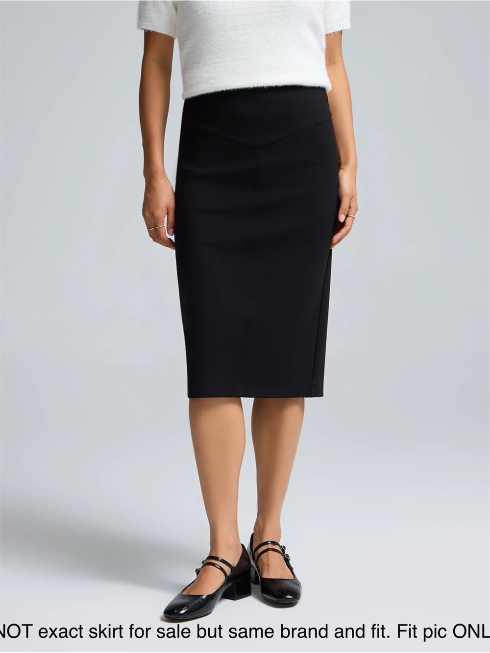 Le Chateau Classic Black Pencil Skirt - Women's Knee-Length